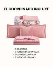El Coordinado de Cobertor Supremo Chloe de Intima Hogar incluye cobertor de franela, dos fundas decorativas, un cojín decorativo y juego de sábanas rosas. Texto en español detalla estos artículos incluidos.